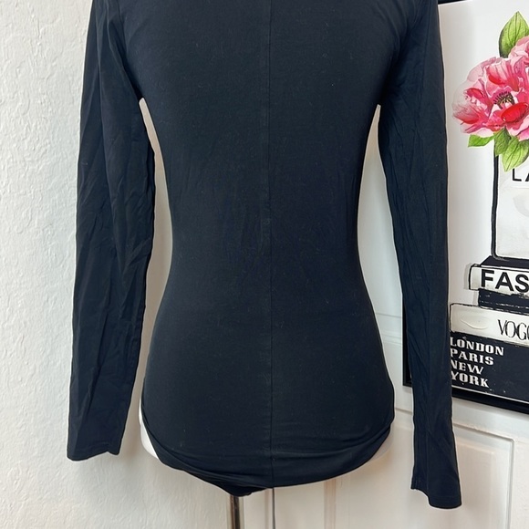 Everlane Black V-Neck Bodysuit Size M - Picture 6 of 7